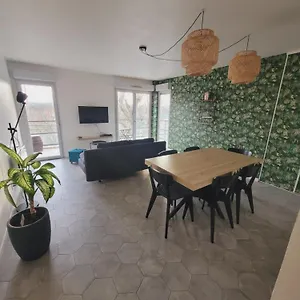 Bel Contemporain Proche Des Commodités Apartamento